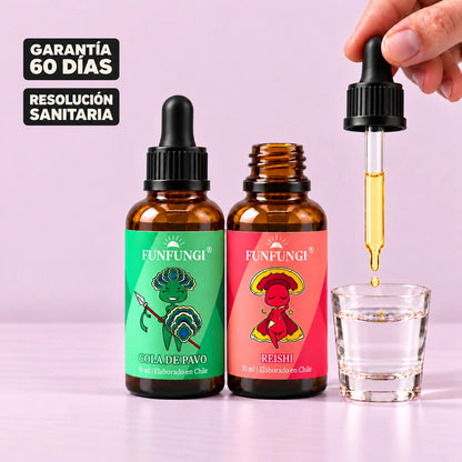 Pack de extractos Cola de Pavo y Reishi FunFungi, en frascos ámbar de 30 ml junto a un vaso de agua y una mano con gotero, con sellos de garantía de 60 días y resolución sanitaria.