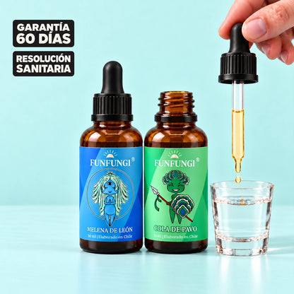 Pack de extractos Melena de León y Cola de Pavo FunFungi, en frascos ámbar de 30 ml junto a un vaso de agua y una mano con gotero, con sellos de garantía de 60 días y resolución sanitaria.